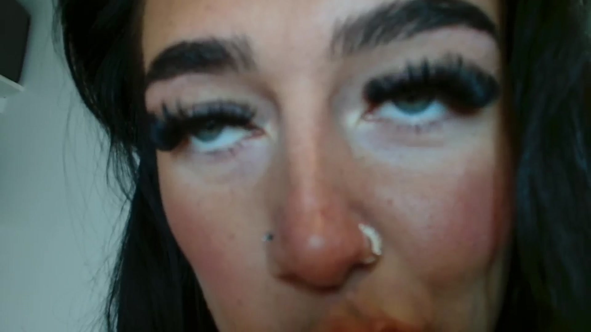 Gallery image thumbnail from ElleBloom's myfreecams stream on, 03/27/2025, 15:42 image 13 of 20