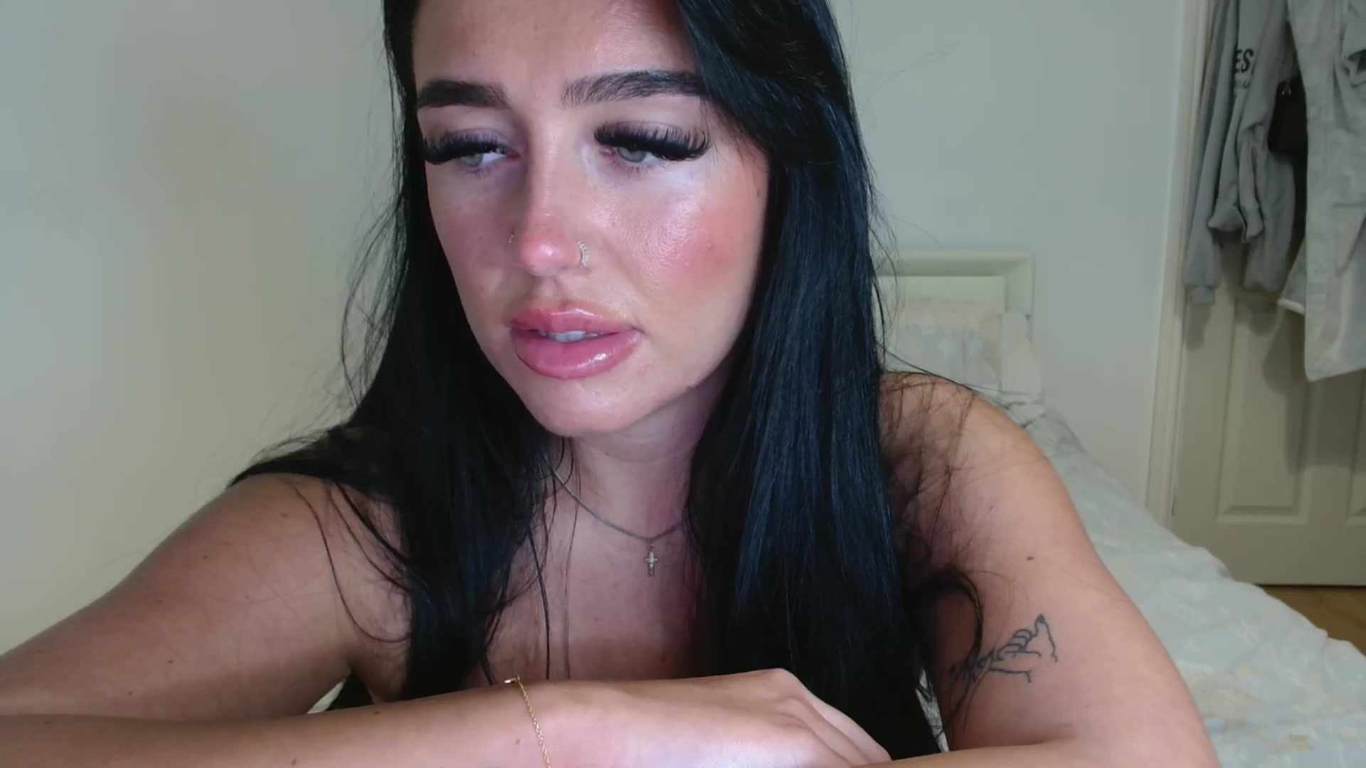 Gallery image thumbnail from ElleBloom's myfreecams stream on, 04/02/2025, 23:46 image 15 of 20