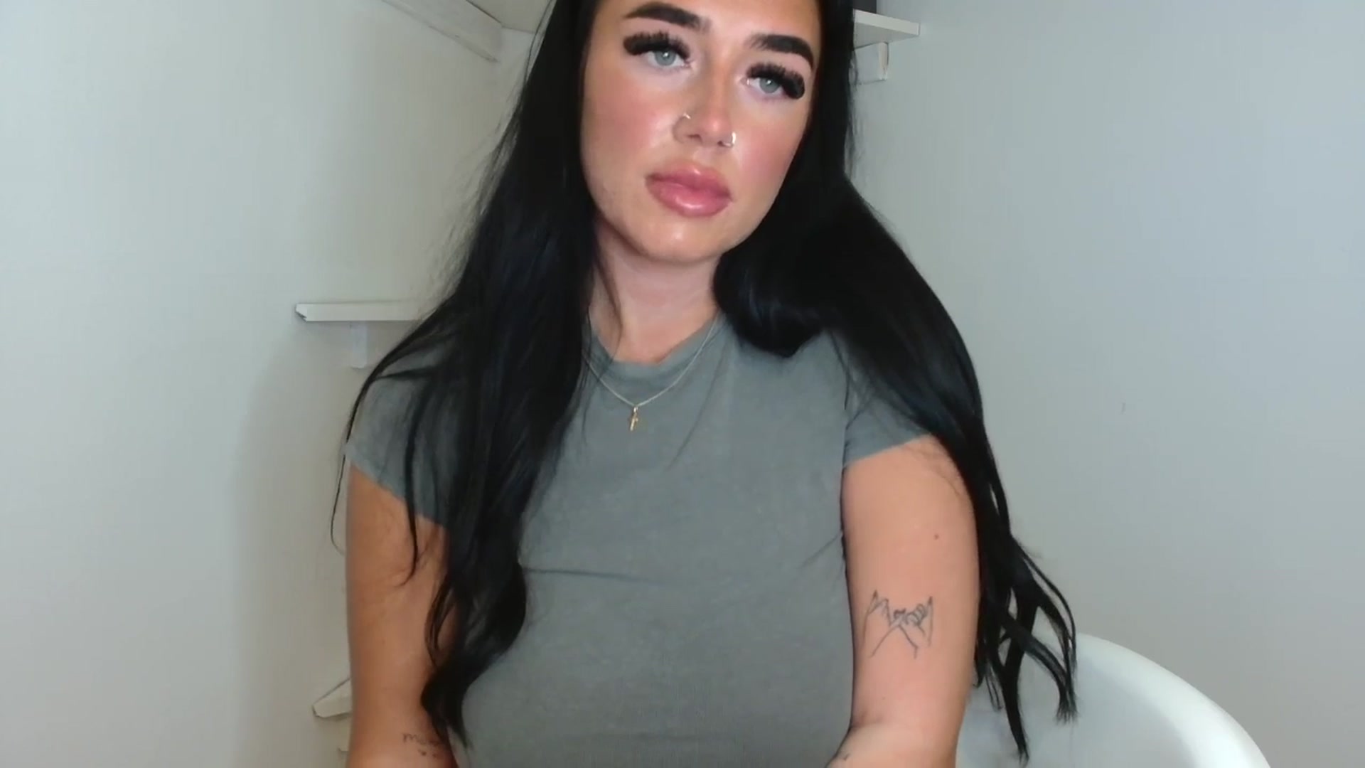 Gallery image thumbnail from ElleBloom's myfreecams stream on, 04/11/2025, 14:45 image 13 of 20