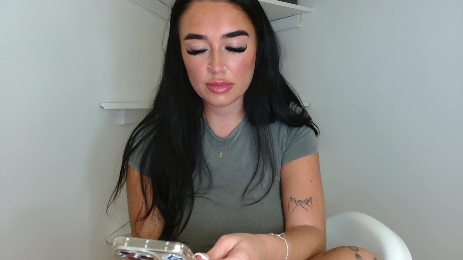 Gallery image thumbnail from ElleBloom's myfreecams stream on, 04/11/2025, 14:45 image 14 of 20