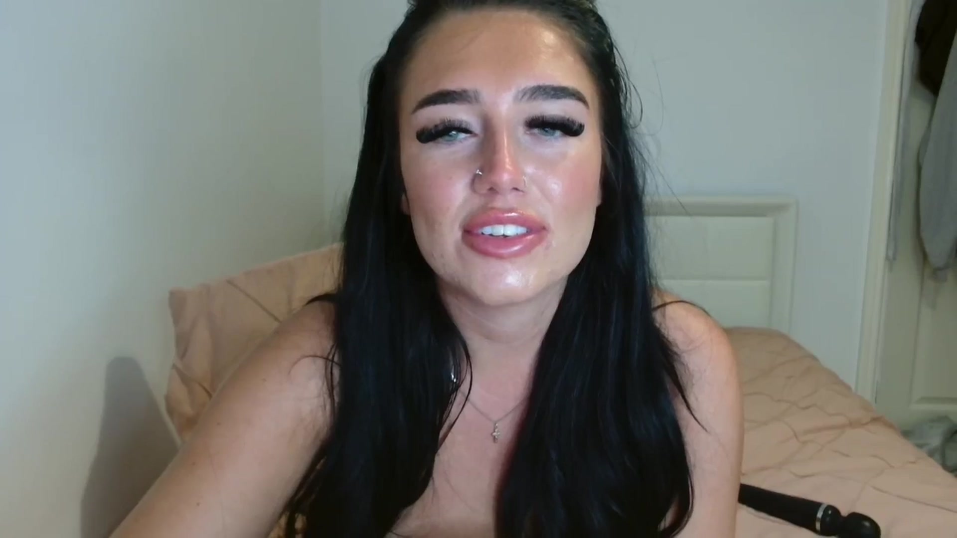 Gallery image thumbnail from ElleBloom's myfreecams stream on, 04/12/2025, 23:01 image 11 of 20