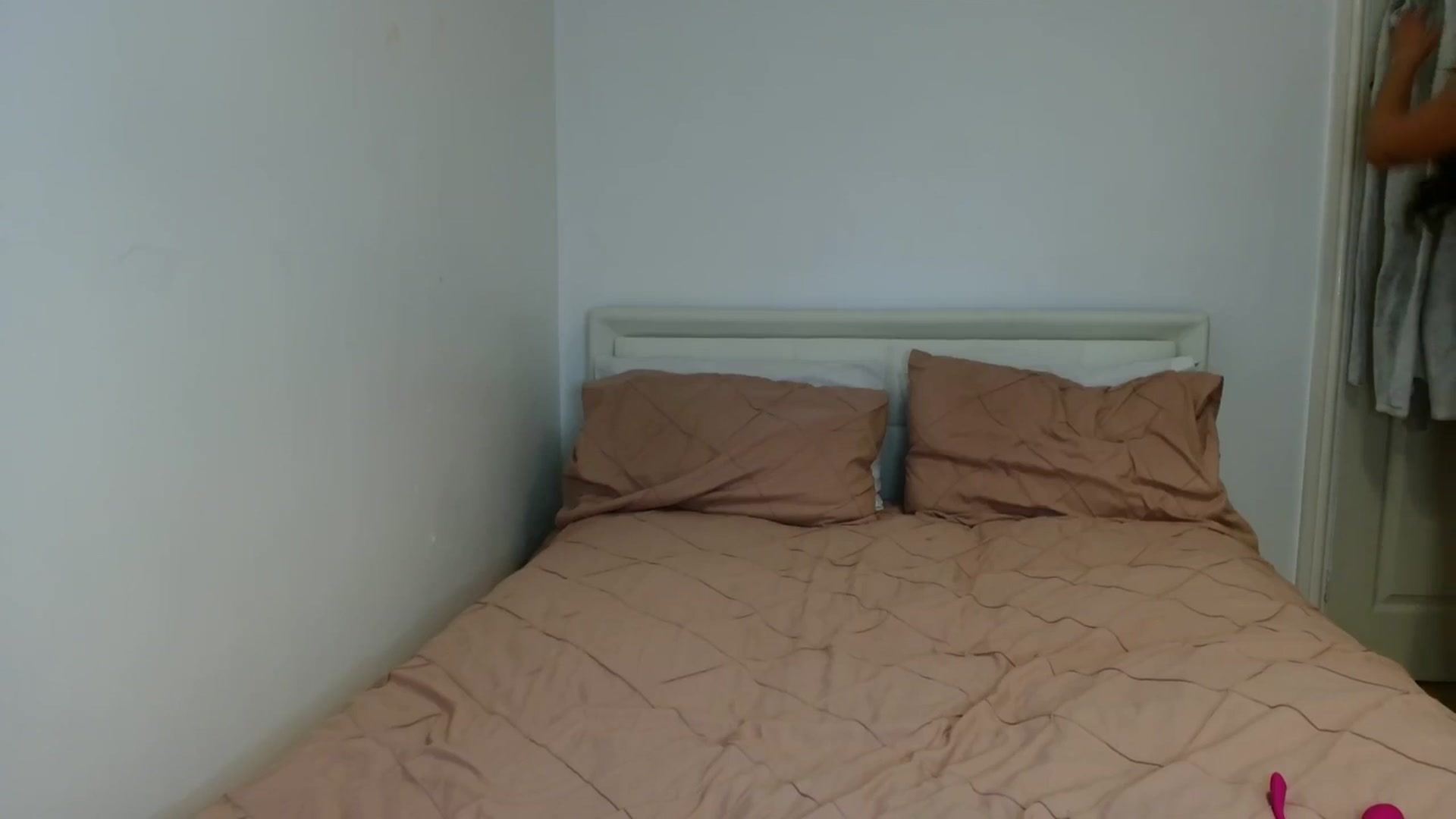 Gallery image thumbnail from ElleBloom's myfreecams stream on, 04/12/2025, 23:01 image 3 of 20