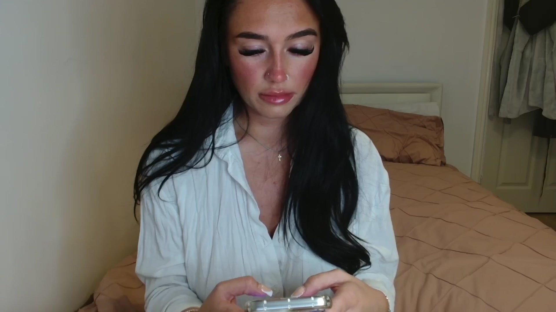 Gallery image thumbnail from ElleBloom's myfreecams stream on, 04/14/2025, 20:23 image 2 of 20