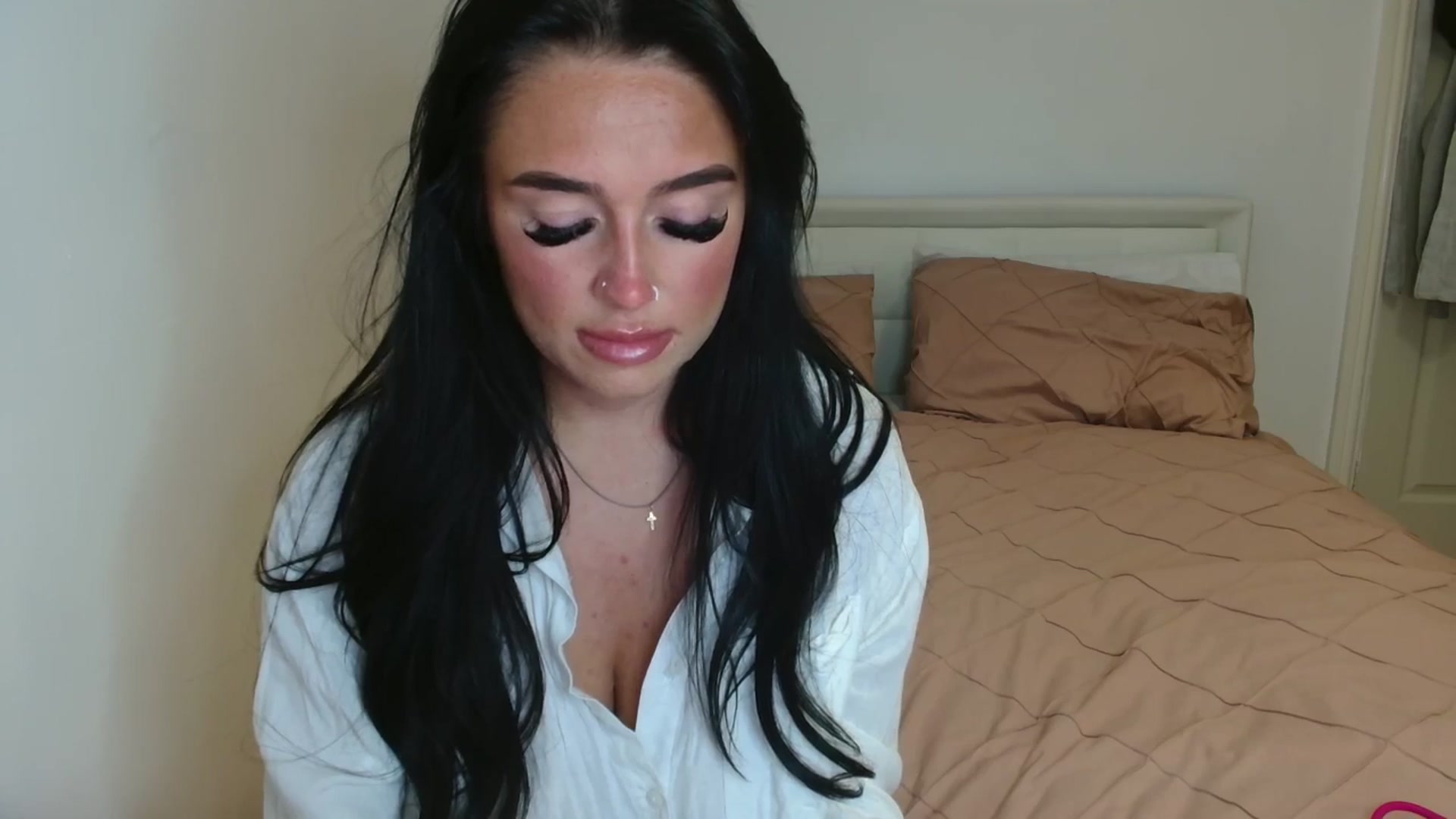 Gallery image thumbnail from ElleBloom's myfreecams stream on, 04/14/2025, 20:23 image 13 of 20