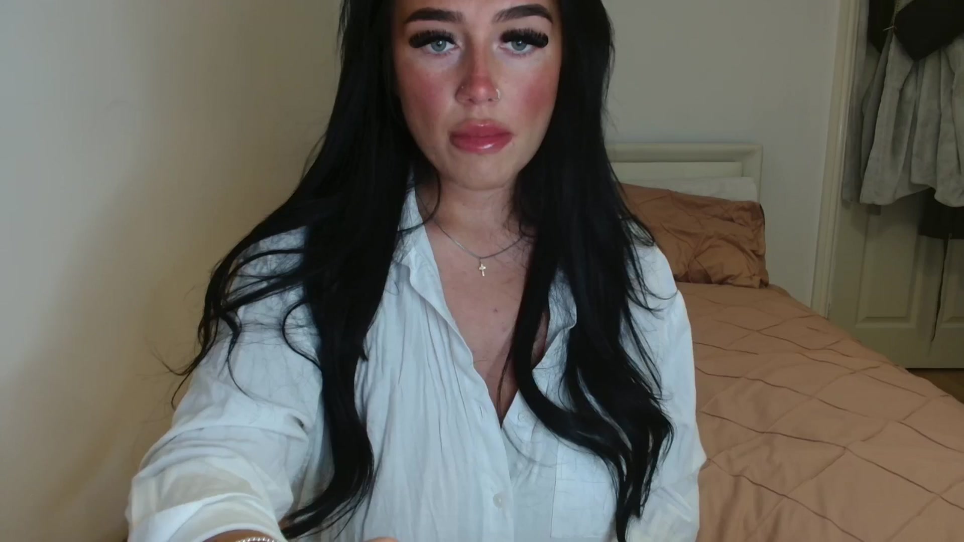 Gallery image thumbnail from ElleBloom's myfreecams stream on, 04/14/2025, 20:23 image 1 of 20