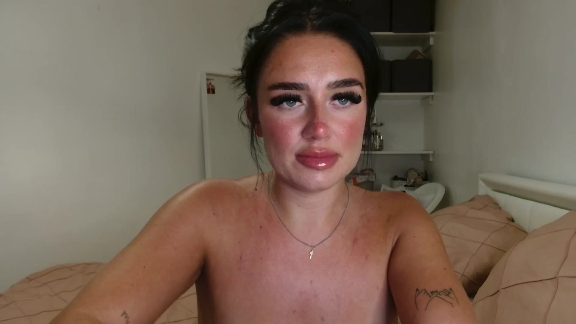 Gallery image thumbnail from ElleBloom's myfreecams stream on, 05/01/2025, 23:33 image 18 of 20