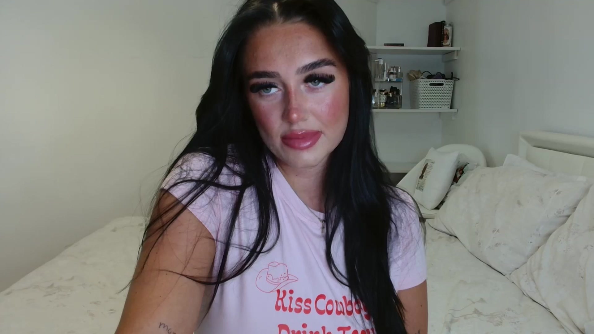 Gallery image thumbnail from ElleBloom's myfreecams stream on, 05/04/2025, 20:16 image 2 of 20