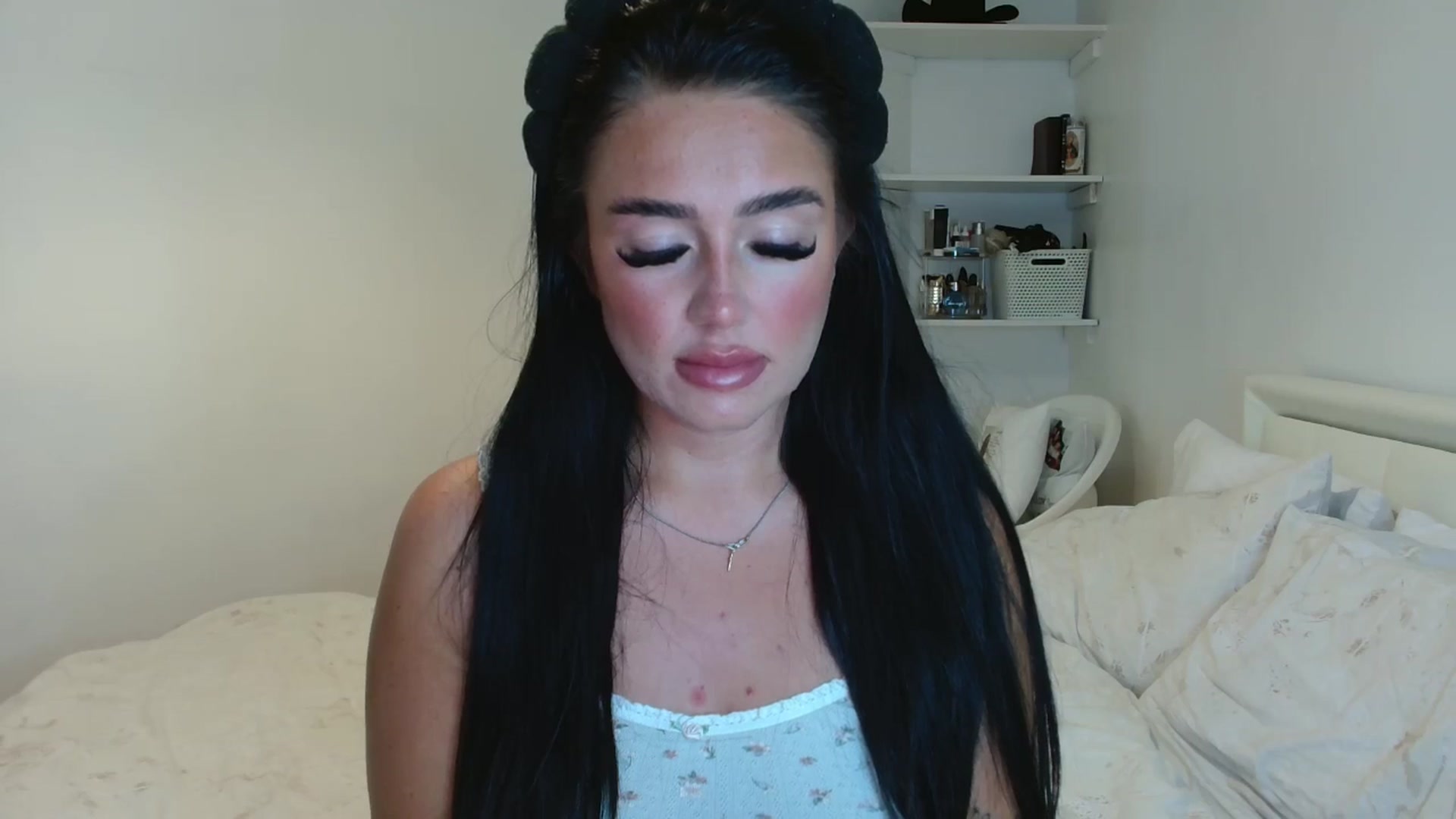 Gallery image thumbnail from ElleBloom's myfreecams stream on, 05/05/2025, 19:18 image 5 of 20