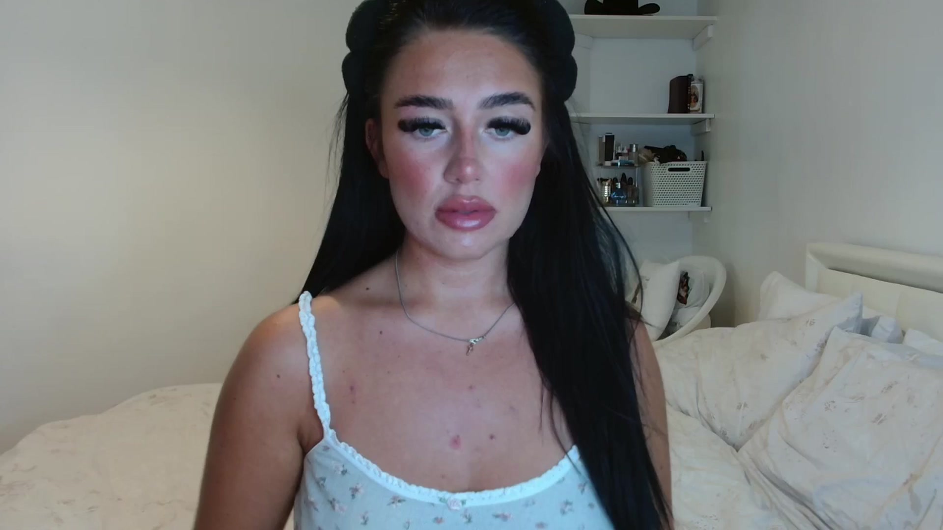 Gallery image thumbnail from ElleBloom's myfreecams stream on, 05/05/2025, 19:18 image 1 of 20