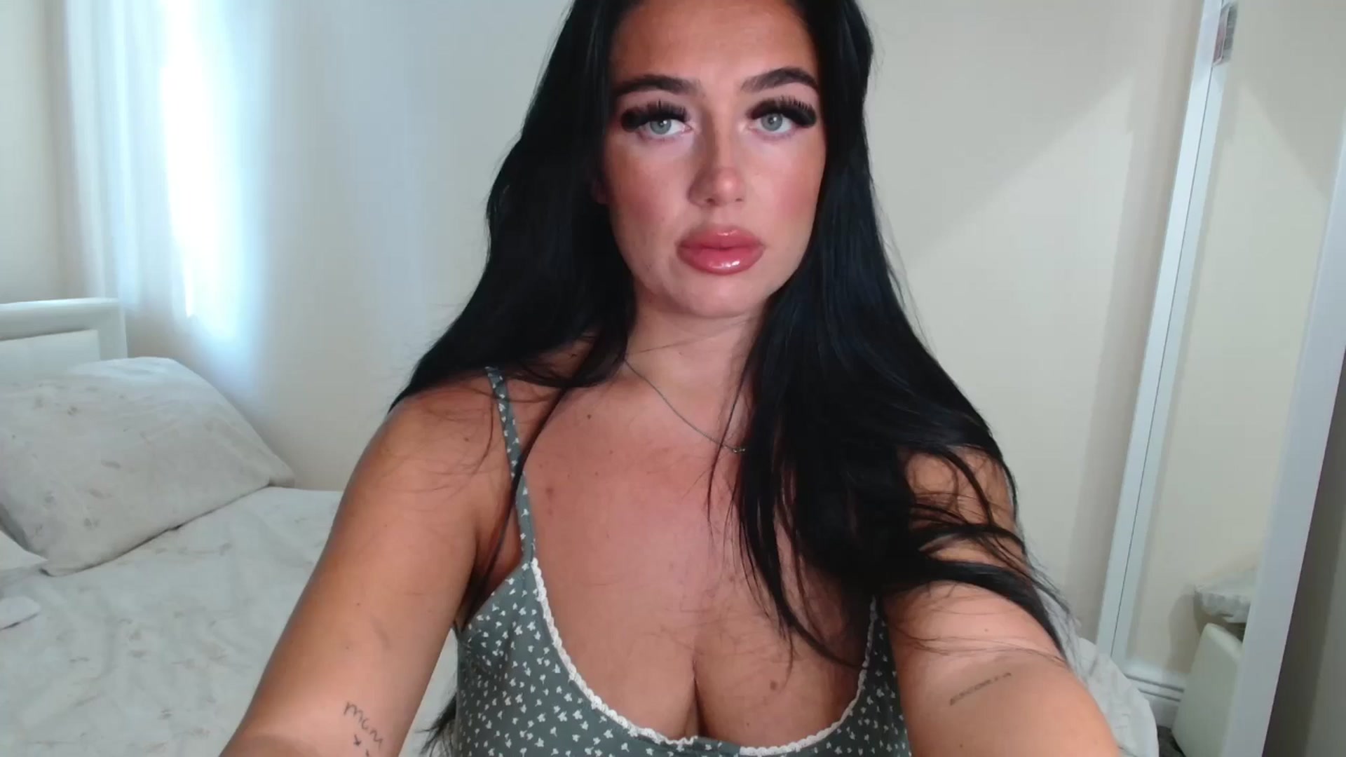 Gallery image thumbnail from ElleBloom's myfreecams stream on, 06/11/2025, 18:45 image 5 of 20