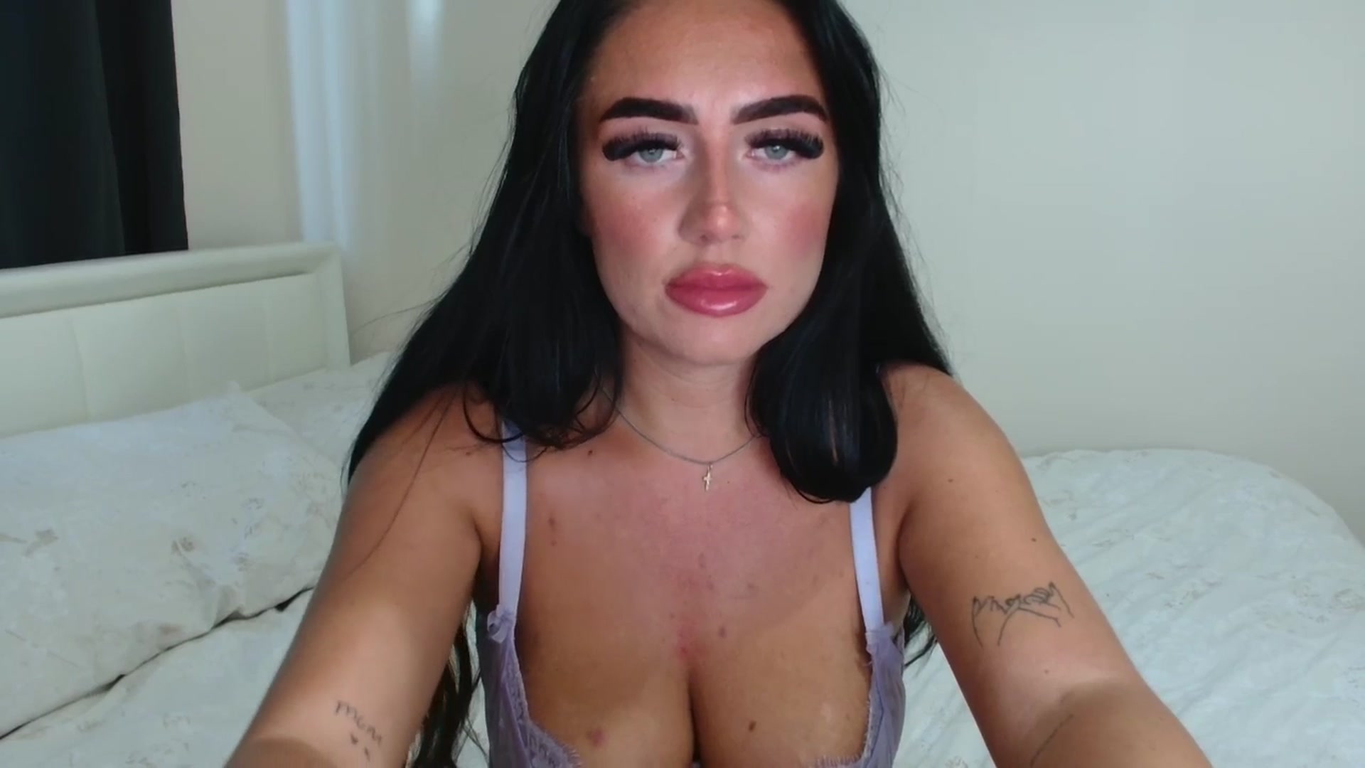 Gallery image thumbnail from ElleBloom's myfreecams stream on, 06/12/2025, 19:17 image 11 of 20