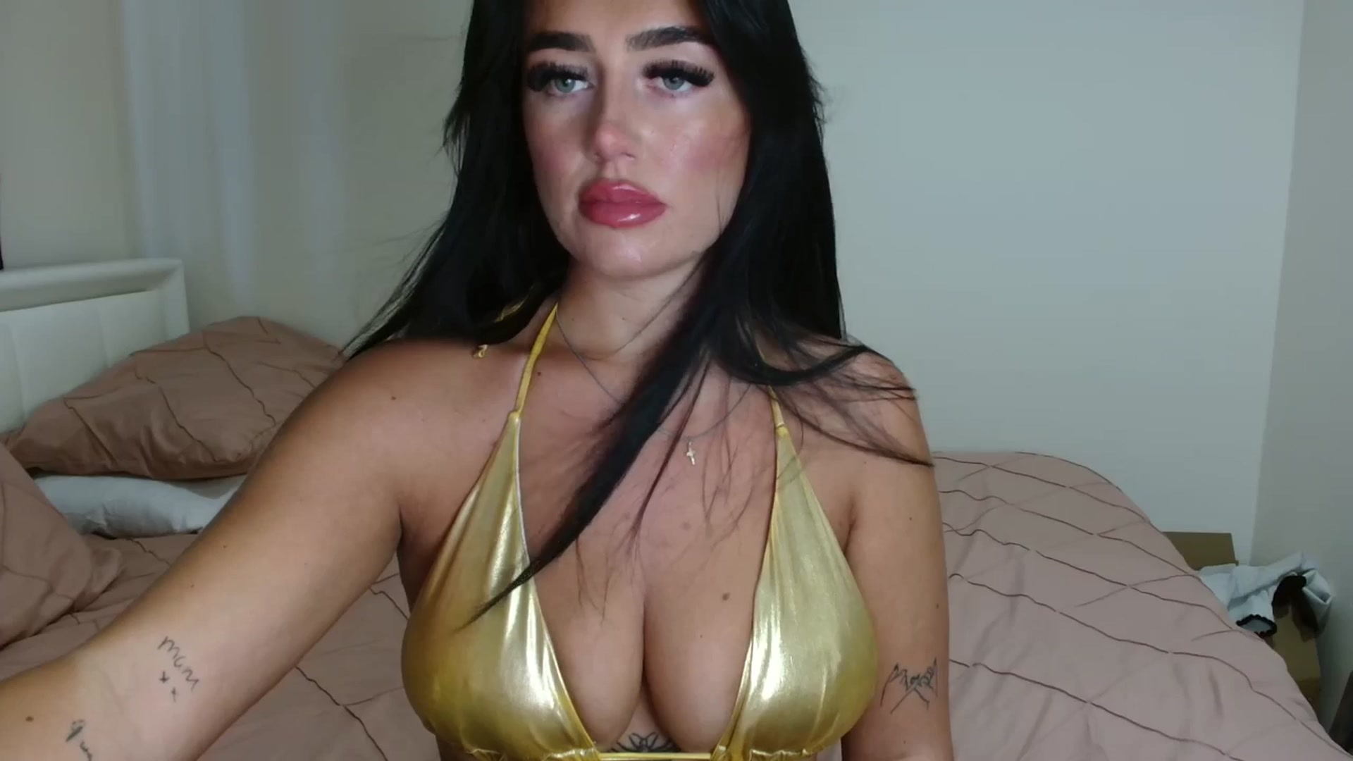 Gallery image thumbnail from ElleBloom's myfreecams stream on, 06/18/2025, 19:31 image 2 of 20