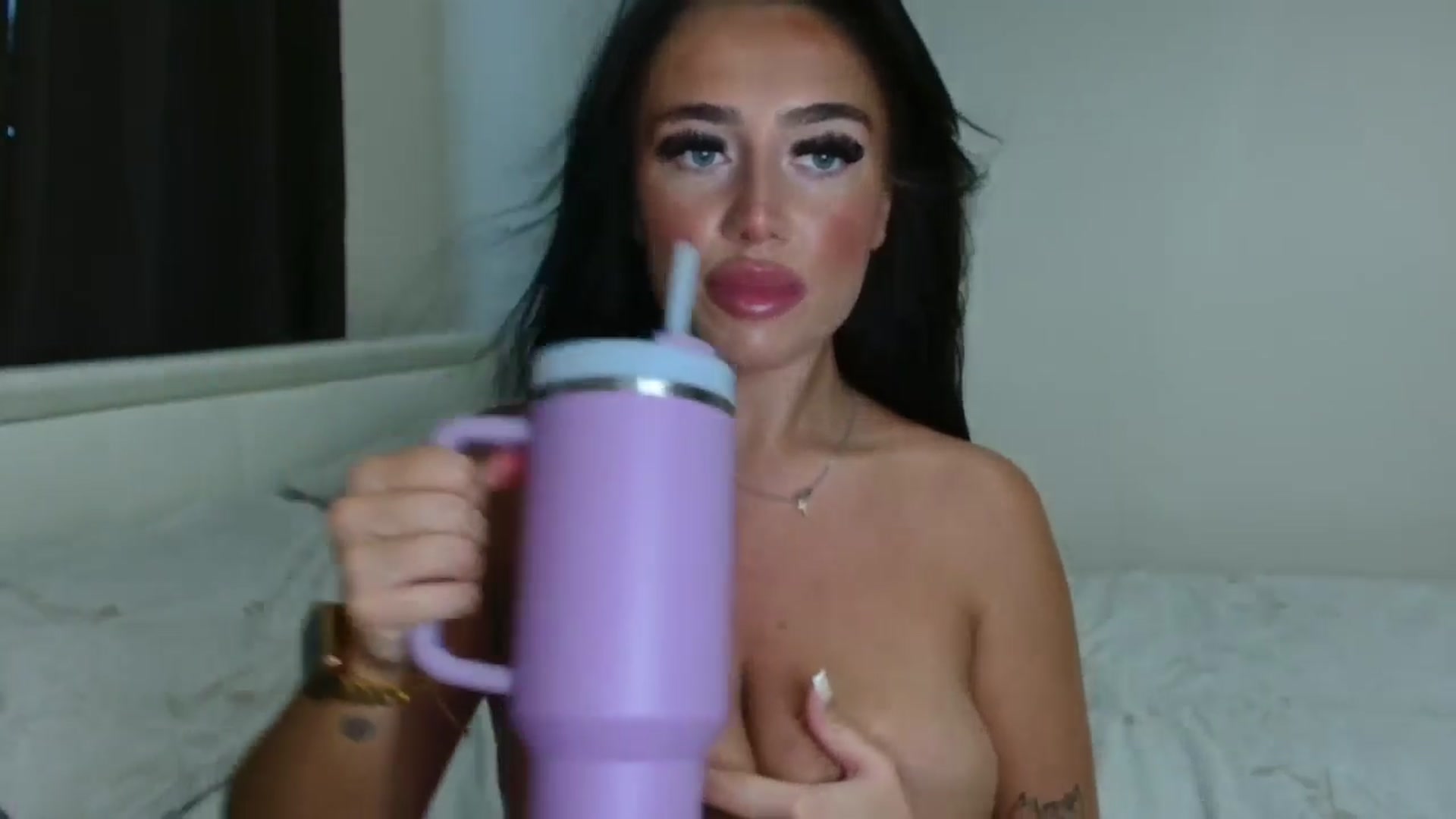 Gallery image thumbnail from ElleBloom's myfreecams stream on, 06/28/2025, 17:13 image 2 of 20