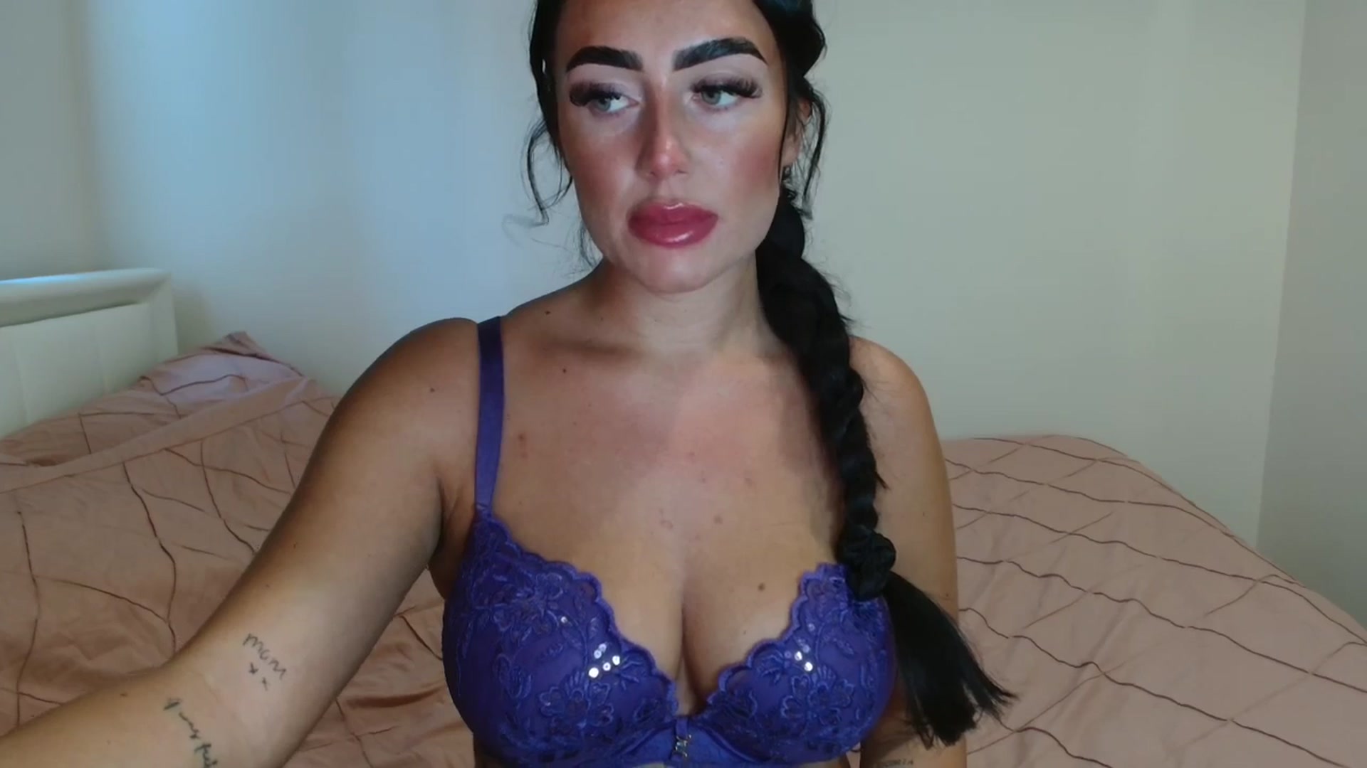 Gallery image thumbnail from ElleBloom's myfreecams stream on, 07/21/2025, 14:23 image 2 of 20