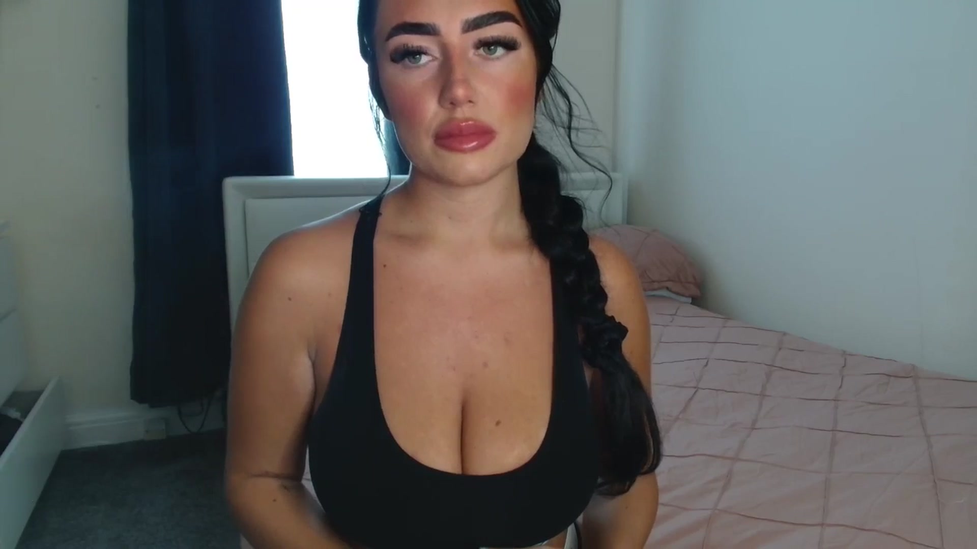 Gallery image thumbnail from ElleBloom's myfreecams stream on, 07/22/2025, 10:57 image 12 of 20