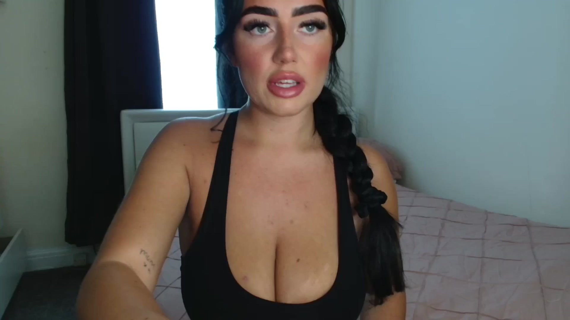 Gallery image thumbnail from ElleBloom's myfreecams stream on, 07/22/2025, 10:57 image 1 of 20