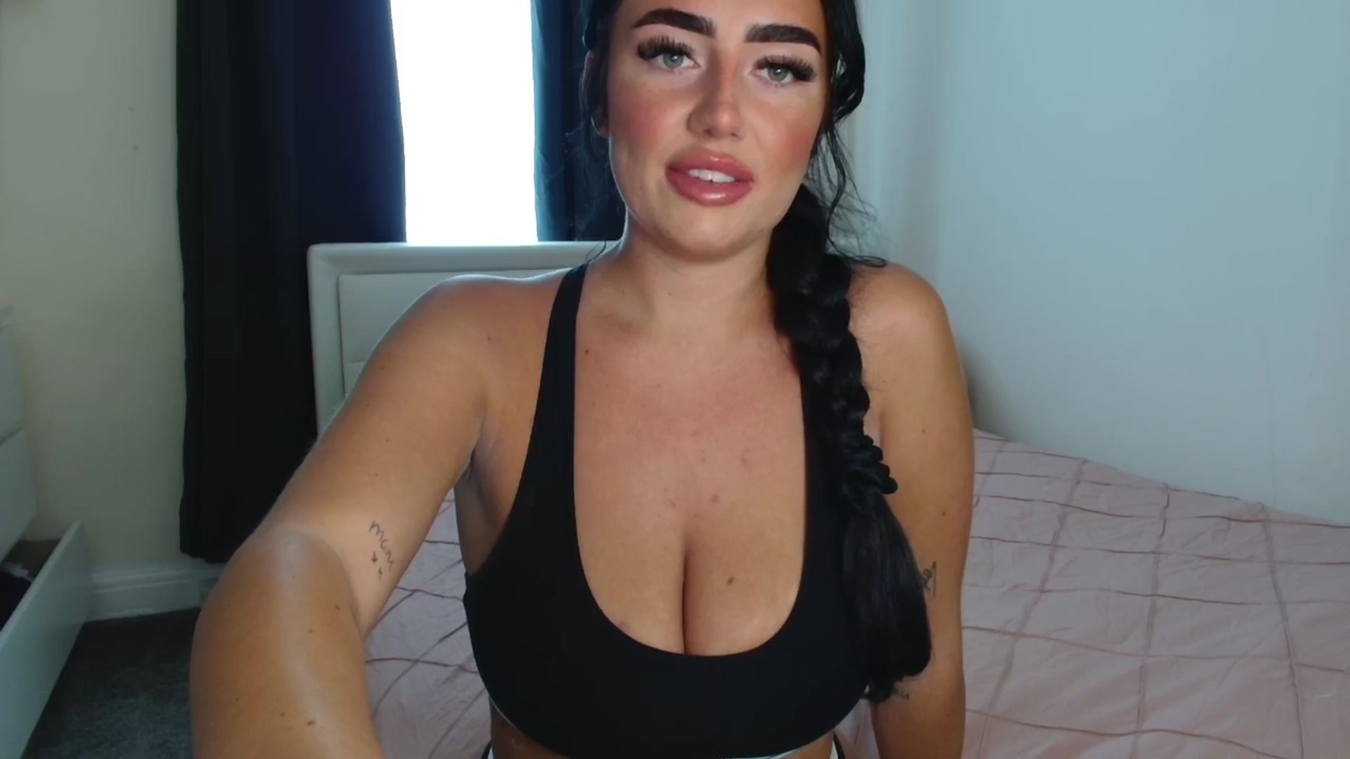 Gallery image thumbnail from ElleBloom's myfreecams stream on, 07/22/2025, 10:57 image 20 of 20