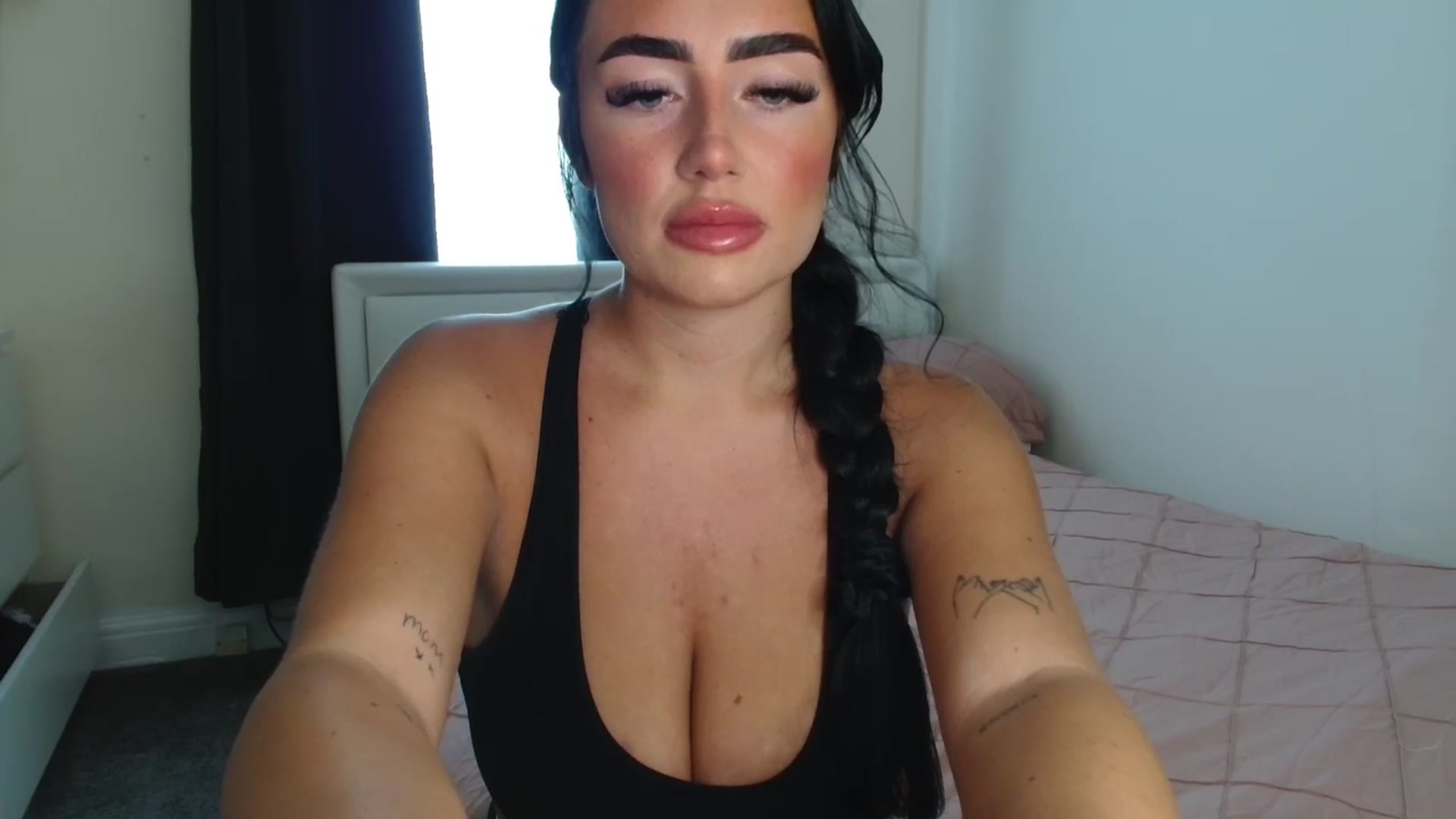 Gallery image thumbnail from ElleBloom's myfreecams stream on, 07/22/2025, 10:57 image 17 of 20
