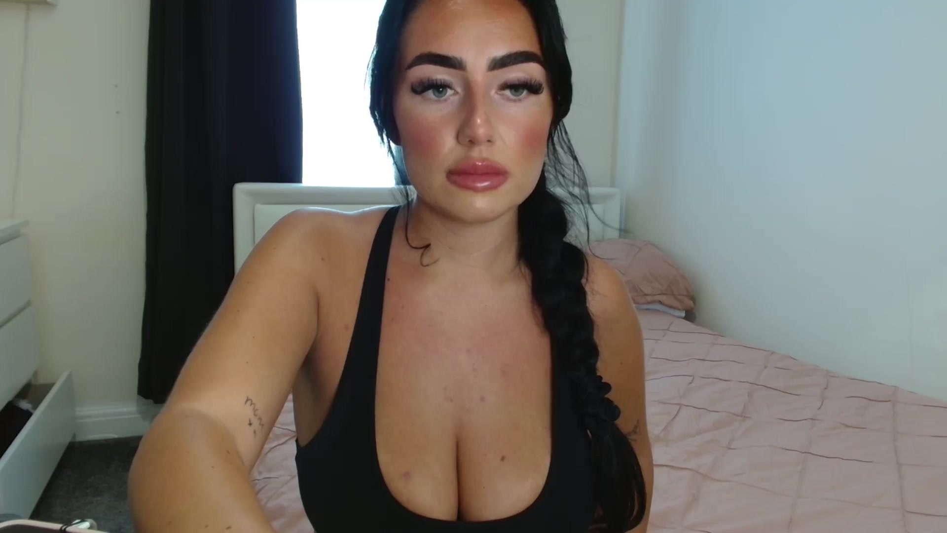 Gallery image thumbnail from ElleBloom's myfreecams stream on, 07/22/2025, 12:44 image 10 of 20