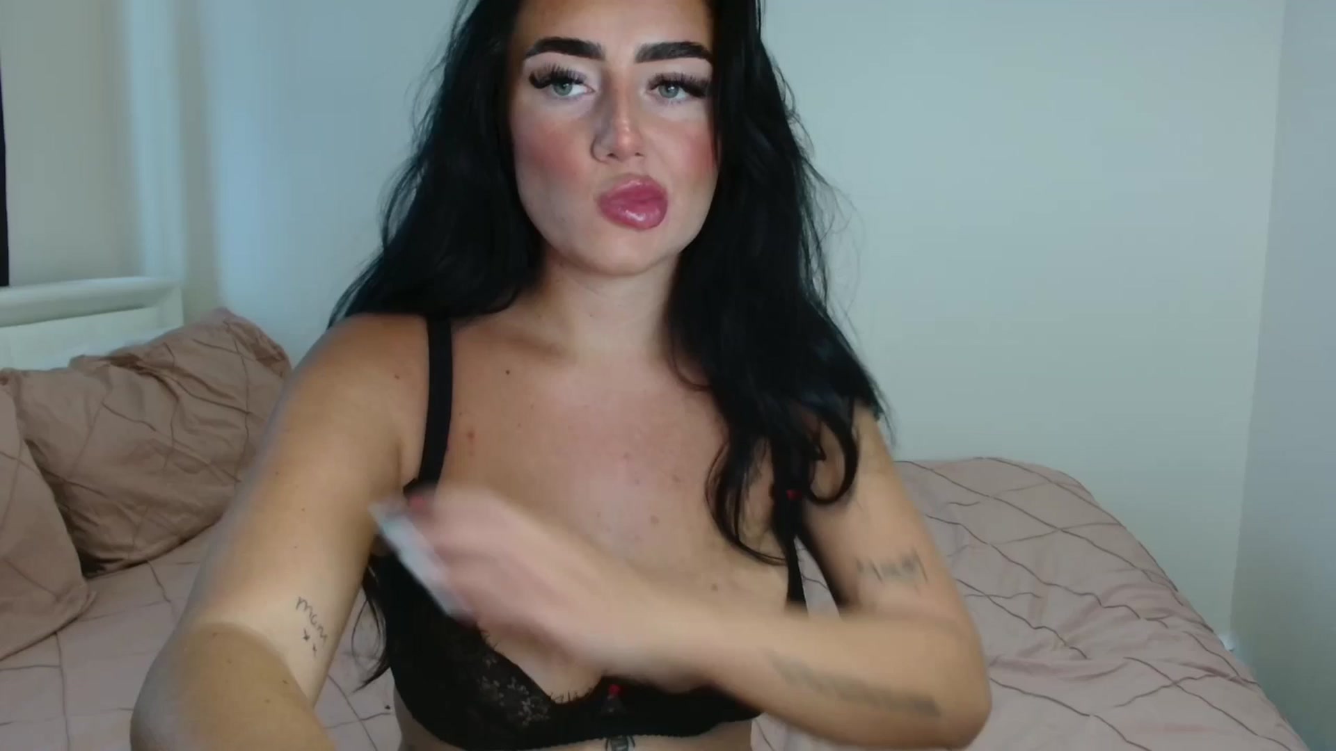 Gallery image thumbnail from ElleBloom's myfreecams stream on, 07/23/2025, 09:50 image 3 of 20