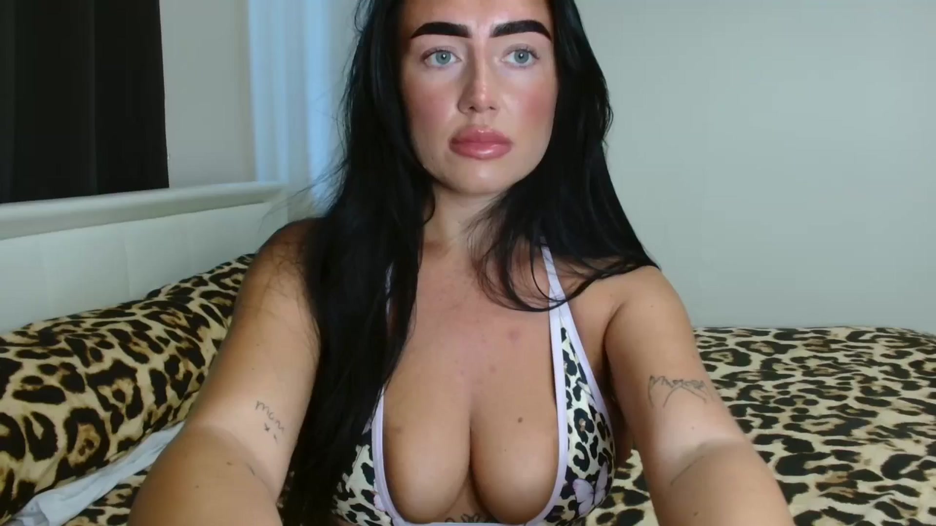 Gallery image thumbnail from ElleBloom's myfreecams stream on, 08/13/2025, 13:35 image 14 of 20