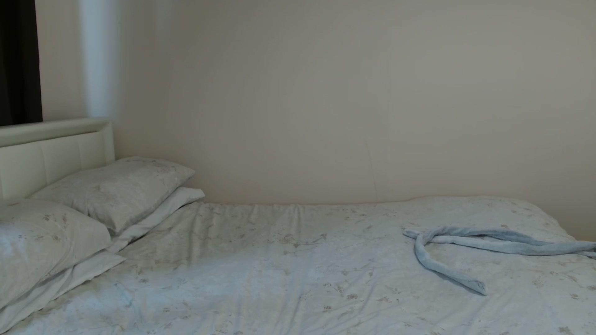 Gallery image thumbnail from ElleBloom's myfreecams stream on, 08/19/2025, 12:47 image 6 of 20