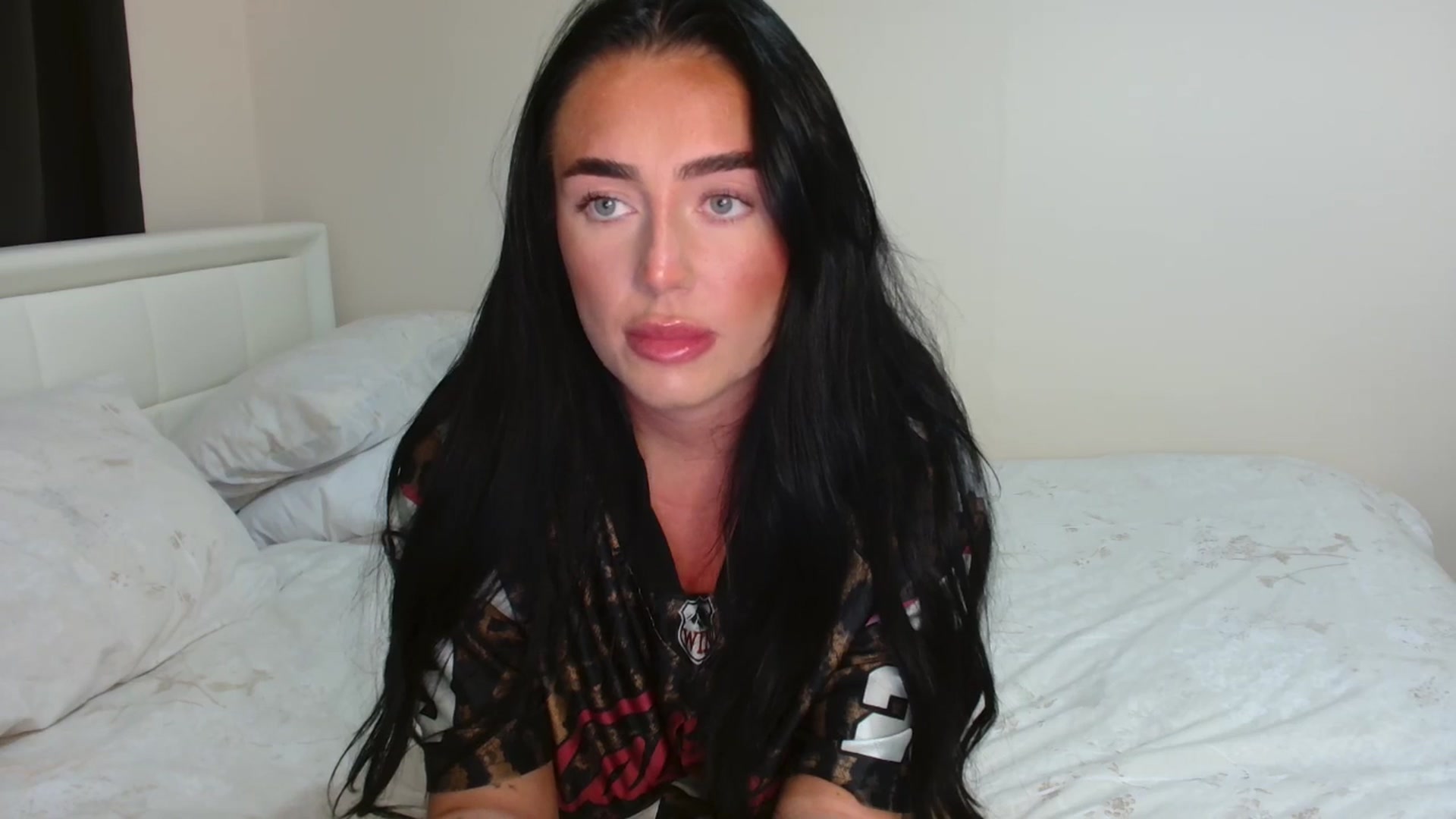 Gallery image thumbnail from ElleBloom's myfreecams stream on, 08/19/2025, 19:26 image 16 of 20