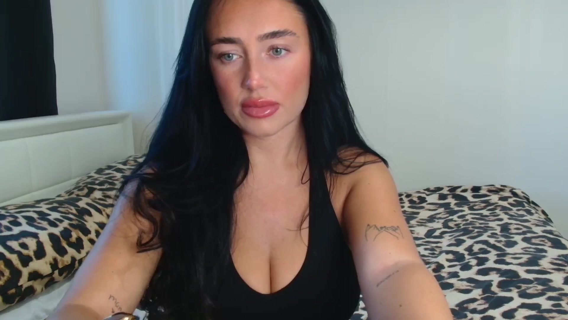 Gallery image thumbnail from ElleBloom's myfreecams stream on, 09/09/2025, 09:25 image 16 of 20