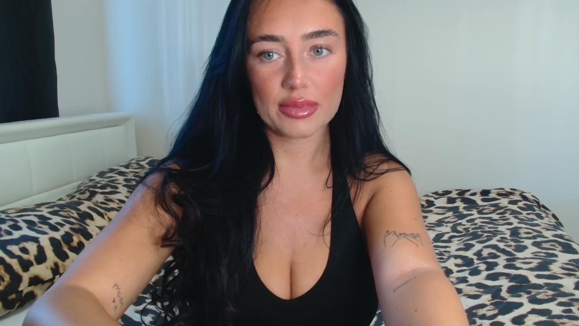Gallery image thumbnail from ElleBloom's myfreecams stream on, 09/09/2025, 09:25 image 15 of 20