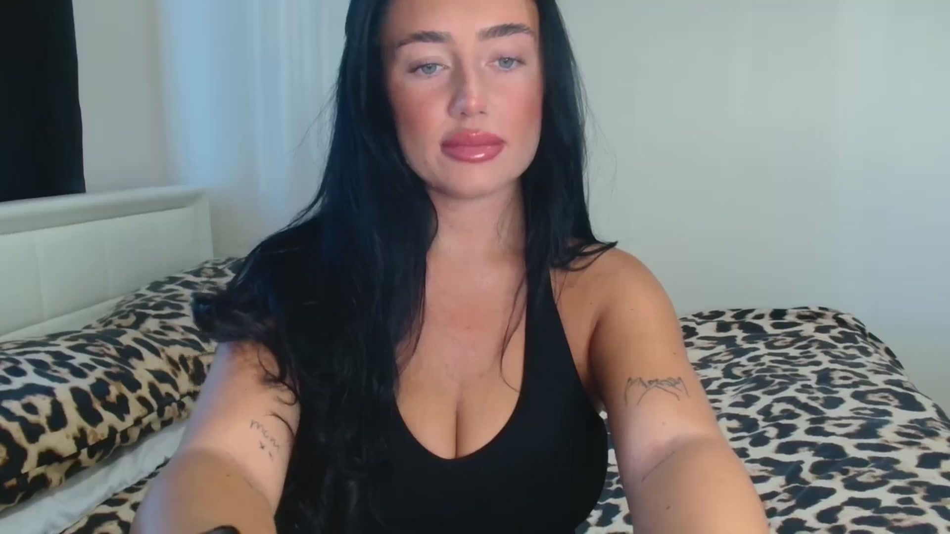 Gallery image thumbnail from ElleBloom's myfreecams stream on, 09/09/2025, 09:25 image 10 of 20
