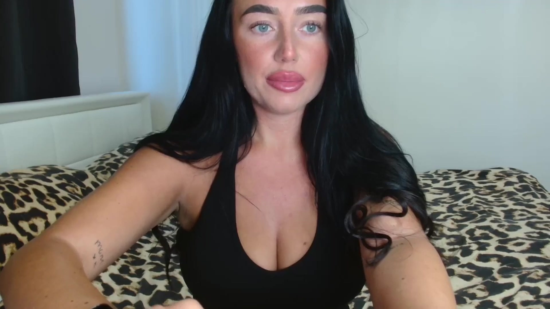Gallery image thumbnail from ElleBloom's myfreecams stream on, 09/09/2025, 10:50 image 3 of 20