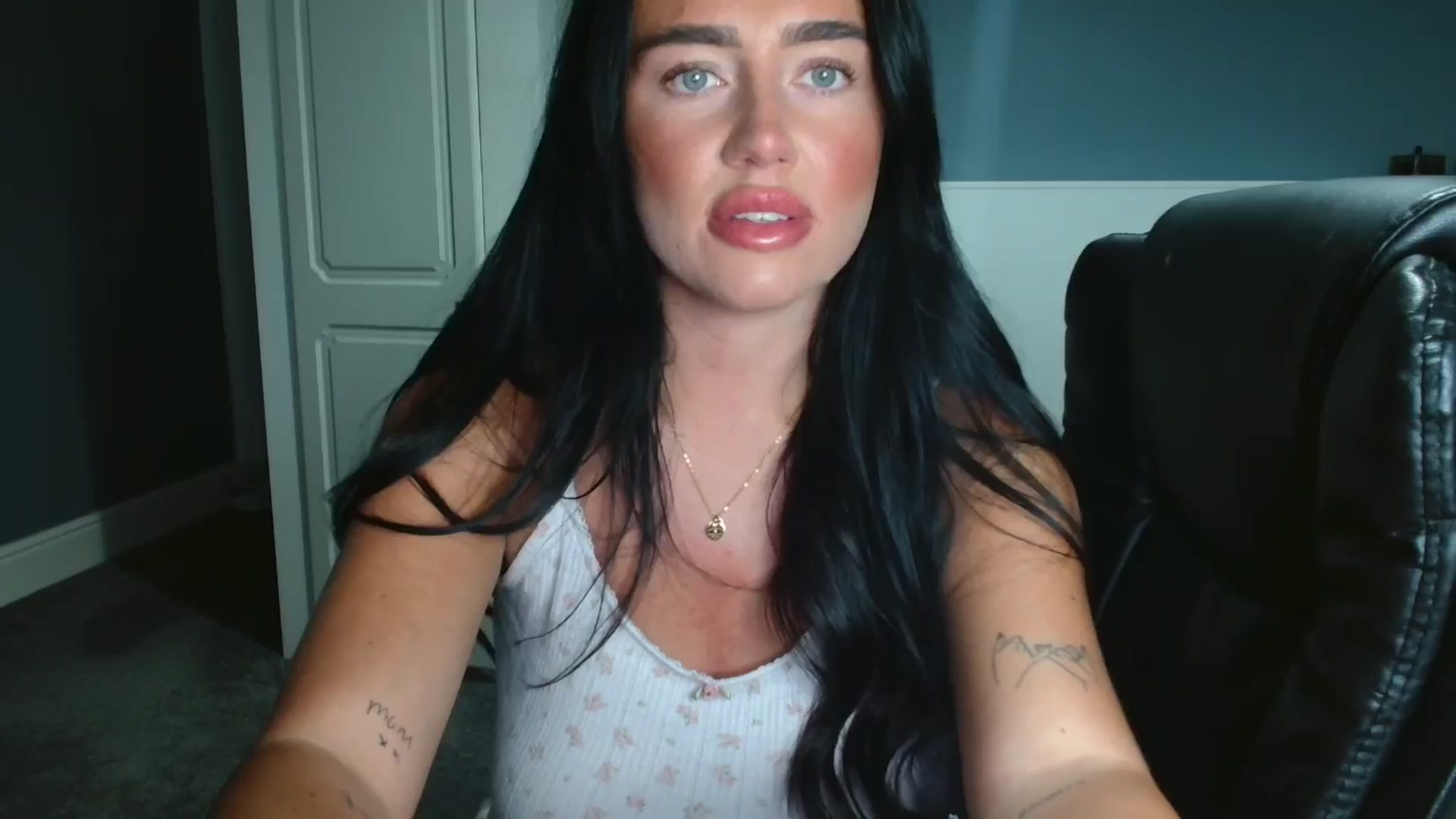 Gallery image thumbnail from ElleBloom's myfreecams stream on, 09/24/2025, 23:30 image 13 of 20