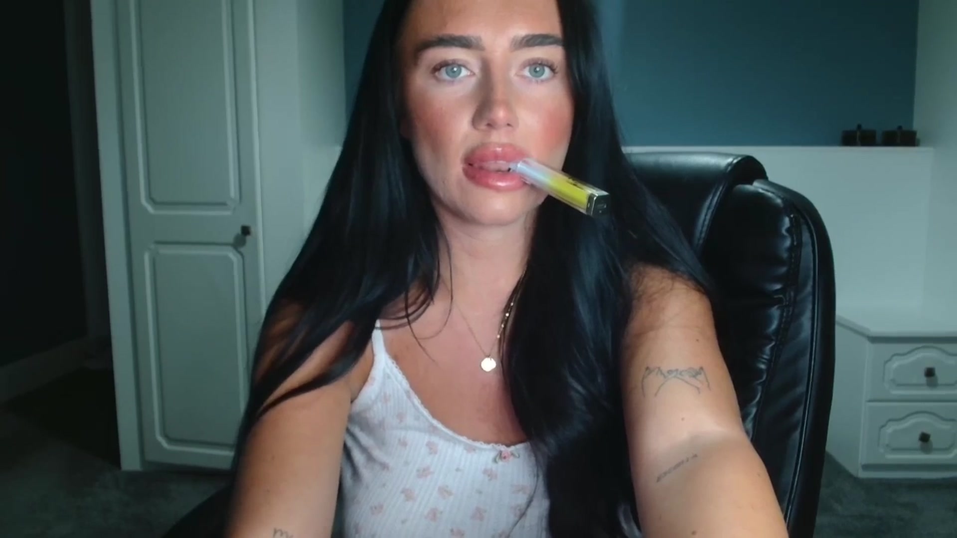 Gallery image thumbnail from ElleBloom's myfreecams stream on, 09/24/2025, 23:30 image 8 of 20
