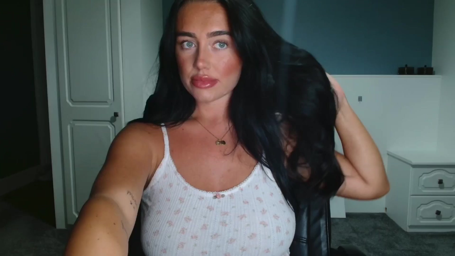 Gallery image thumbnail from ElleBloom's myfreecams stream on, 09/24/2025, 23:30 image 1 of 20