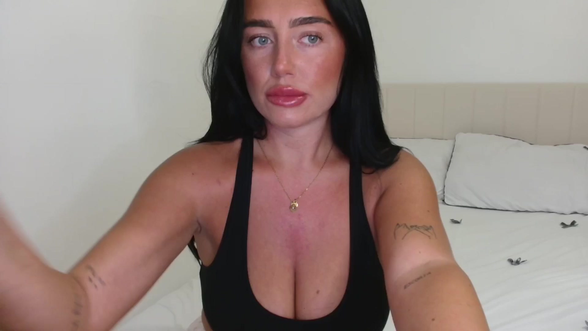 Gallery image thumbnail from ElleBloom's myfreecams stream on, 09/25/2025, 19:32 image 18 of 20