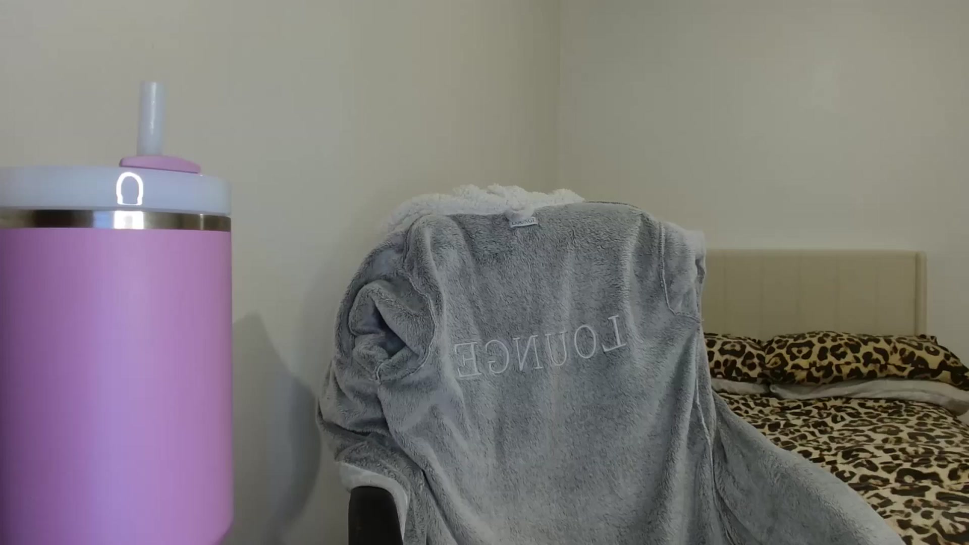 Gallery image thumbnail from ElleBloom's myfreecams stream on, 10/08/2025, 14:45 image 15 of 20