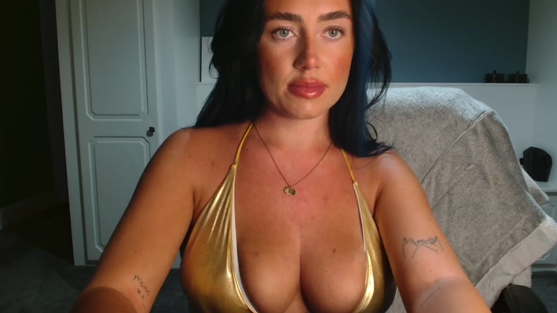 Gallery image thumbnail from ElleBloom's myfreecams stream on, 10/13/2025, 18:31 image 8 of 20