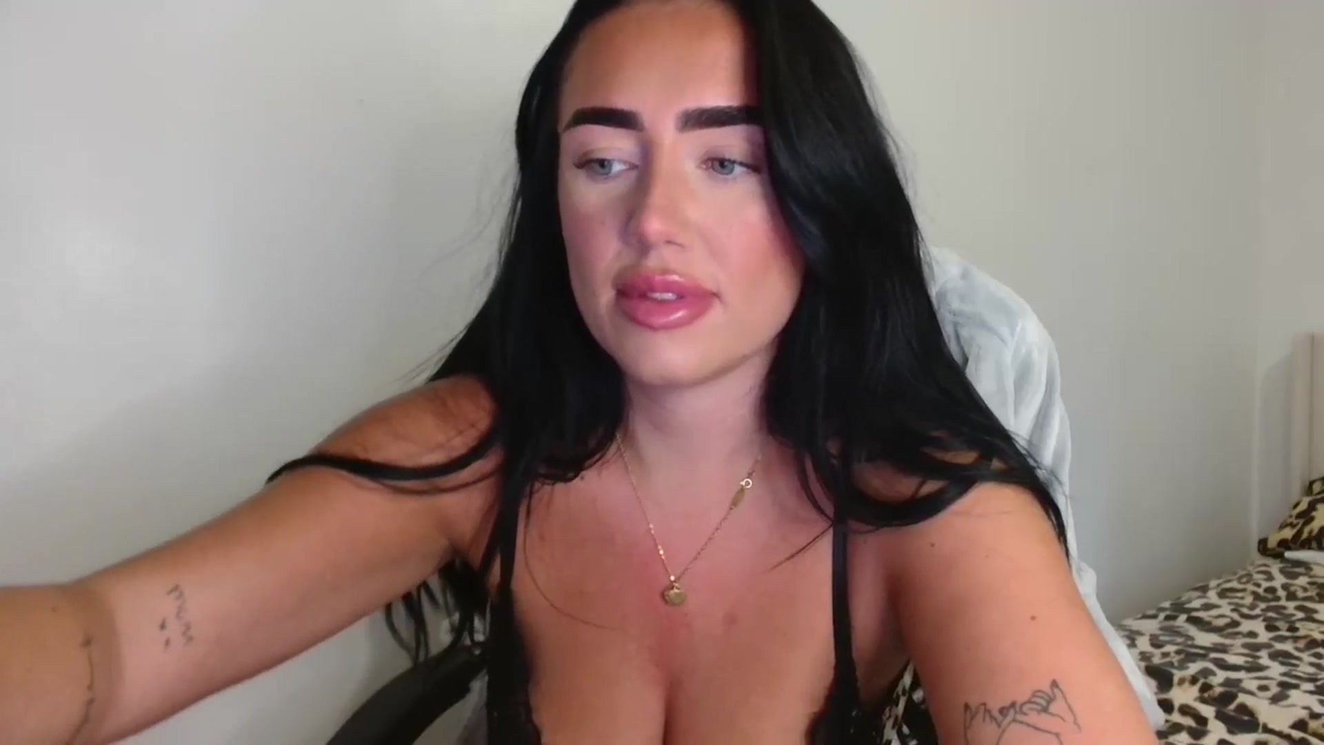Gallery image thumbnail from ElleBloom's myfreecams stream on, 10/17/2025, 13:31 image 6 of 20