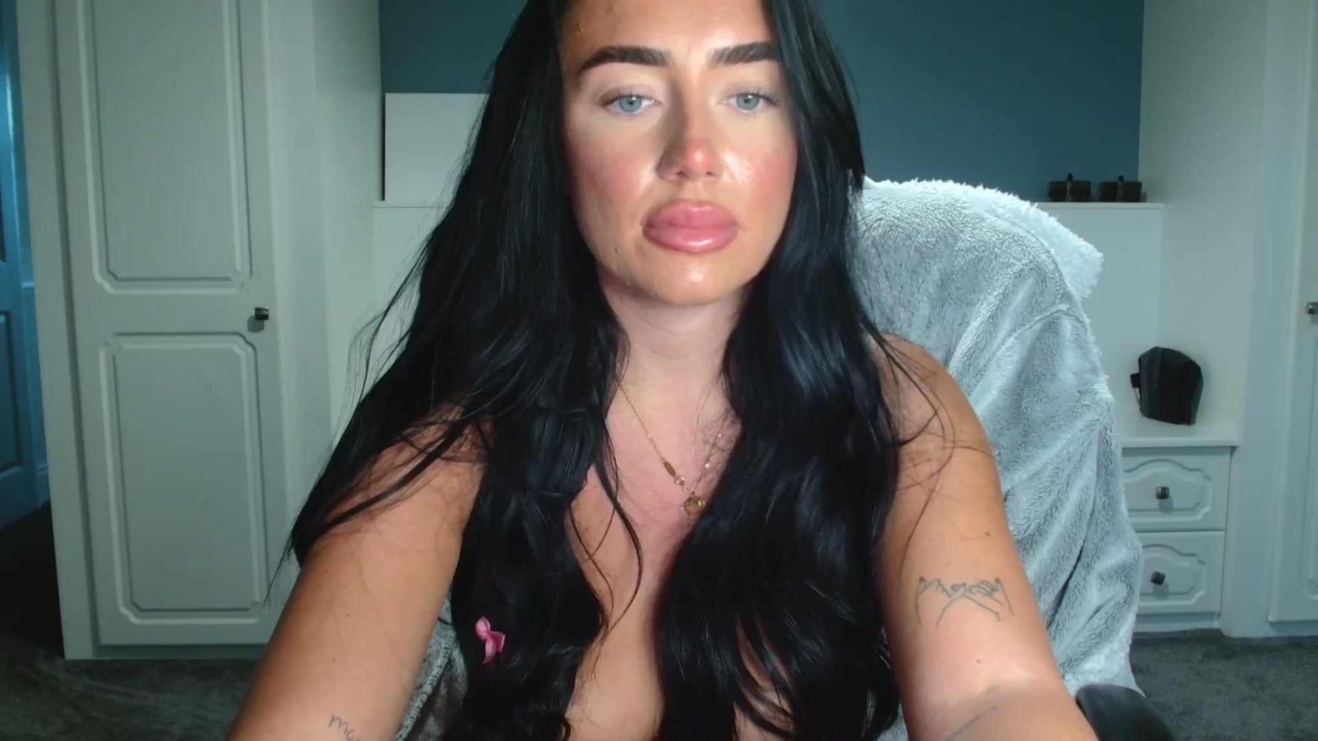 Gallery image thumbnail from ElleBloom's myfreecams stream on, 10/21/2025, 13:44 image 7 of 20