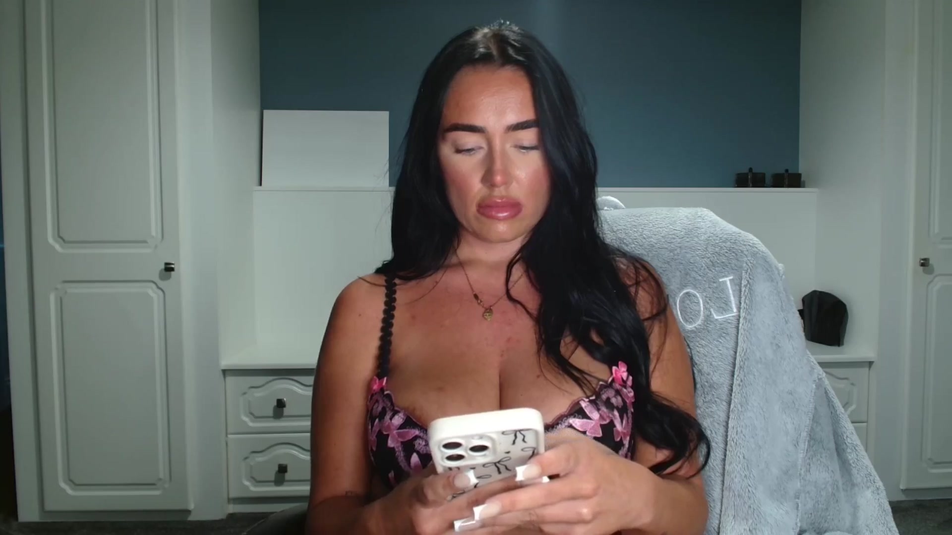 Gallery image thumbnail from ElleBloom's myfreecams stream on, 10/21/2025, 15:03 image 12 of 20