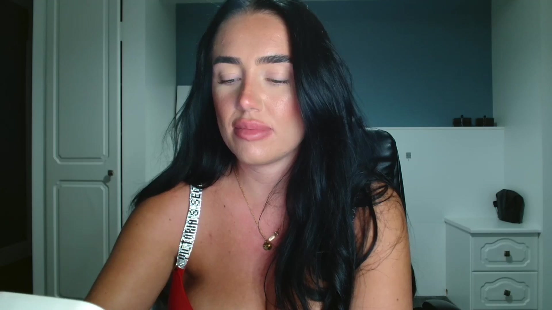 Gallery image thumbnail from ElleBloom's myfreecams stream on, 10/22/2025, 23:40 image 12 of 20
