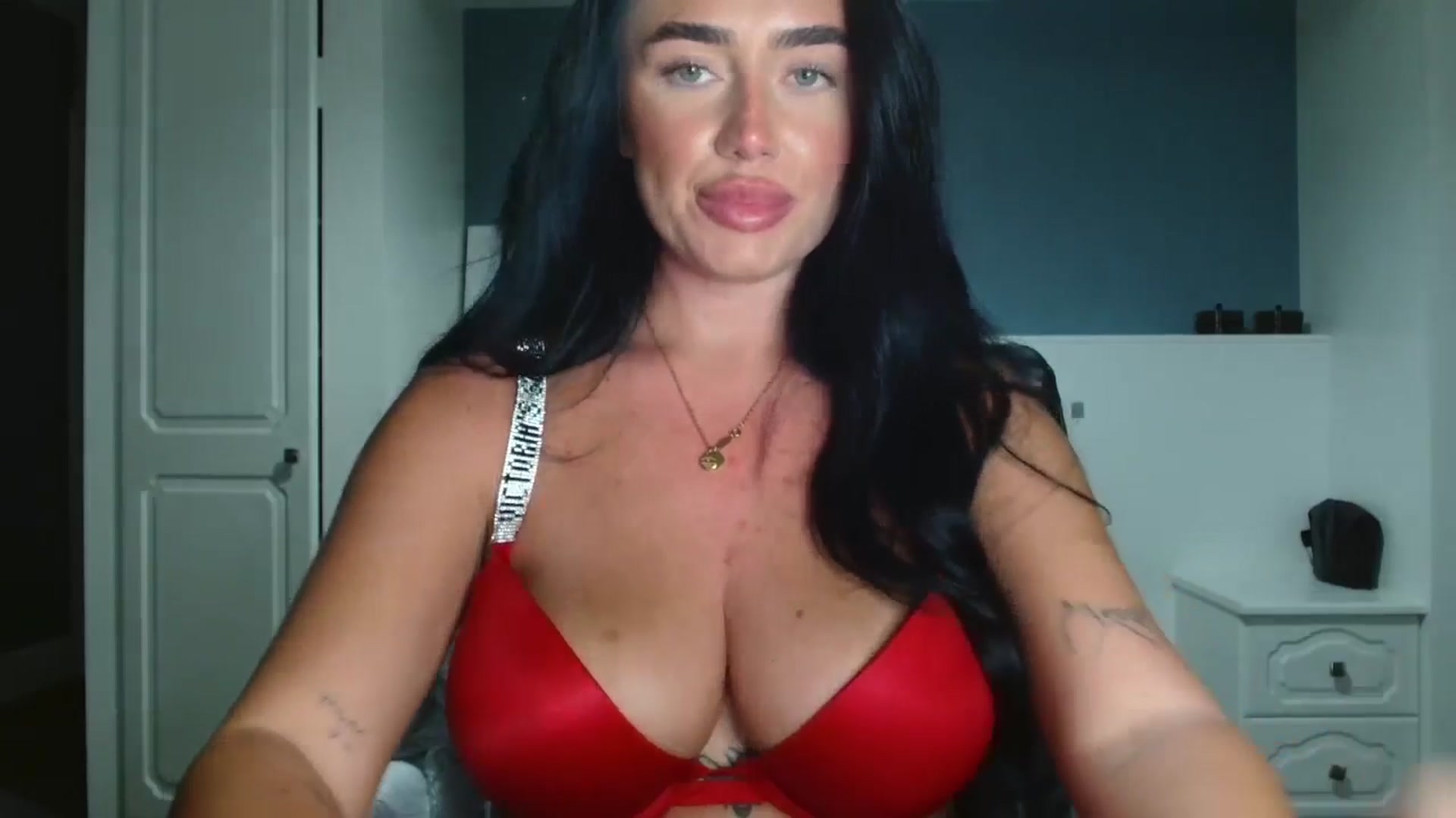 Gallery image thumbnail from ElleBloom's myfreecams stream on, 10/22/2025, 23:40 image 13 of 20