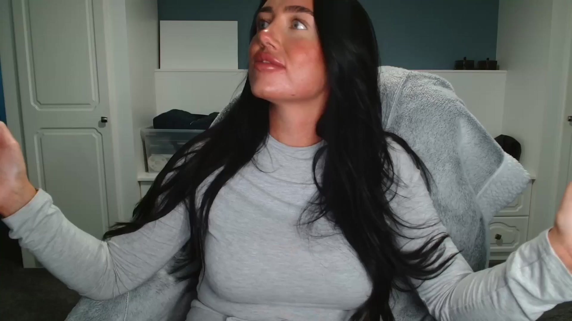 Gallery image thumbnail from ElleBloom's myfreecams stream on, 10/28/2025, 15:38 image 14 of 20