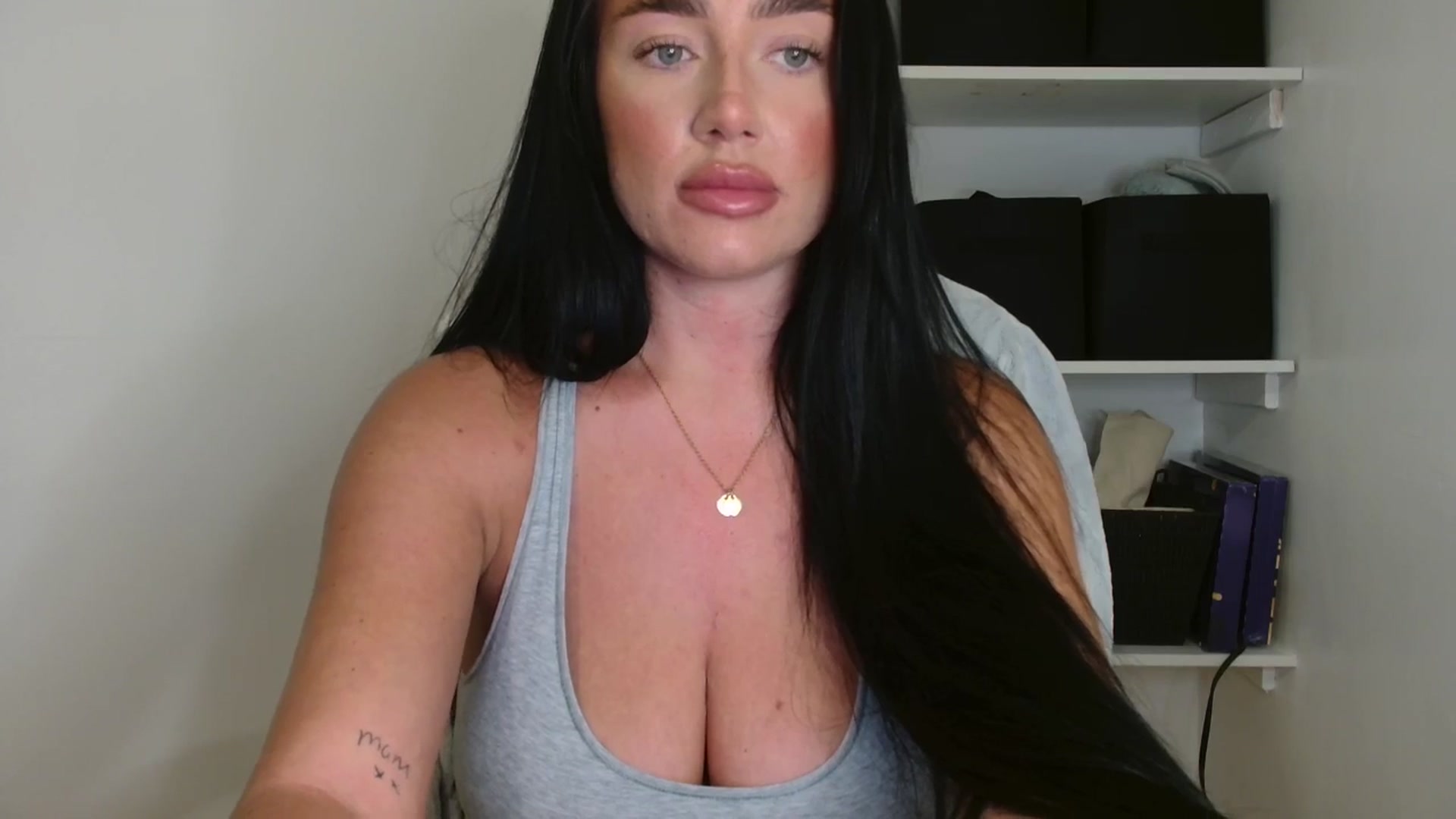 Gallery image thumbnail from ElleBloom's myfreecams stream on, 11/10/2025, 20:15 image 13 of 20