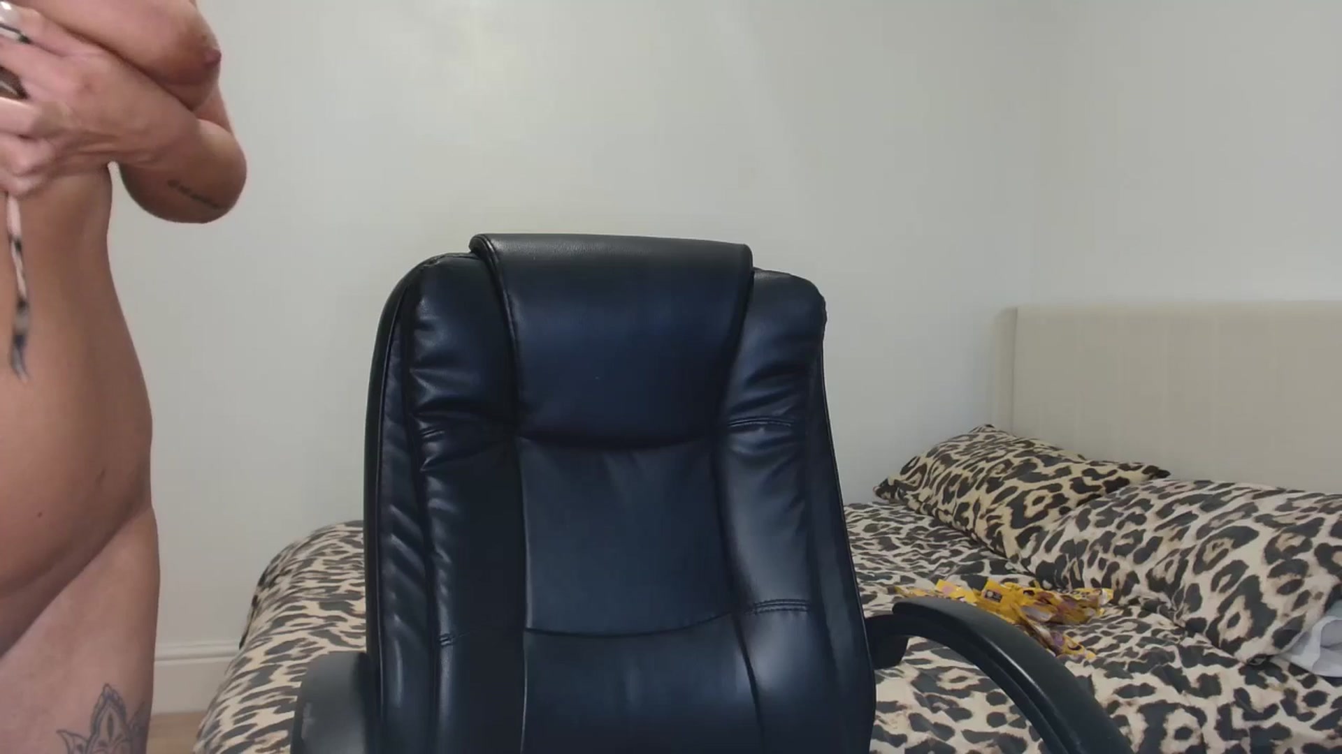Gallery image thumbnail from ElleBloom's myfreecams stream on, 11/25/2025, 15:09 image 13 of 20