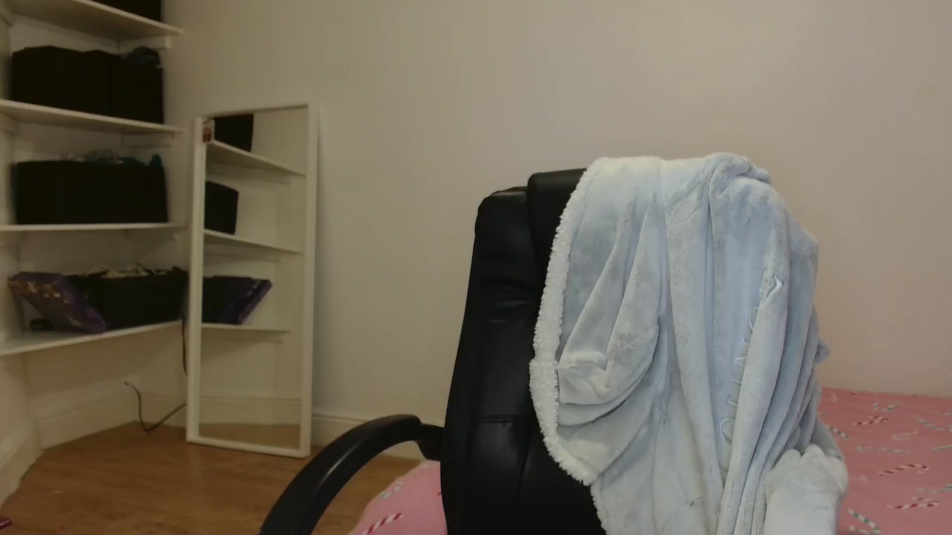Gallery image thumbnail from ElleBloom's myfreecams stream on, 12/03/2025, 14:16 image 14 of 20