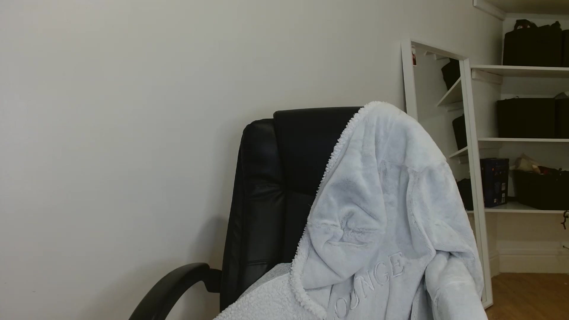 Gallery image thumbnail from ElleBloom's myfreecams stream on, 12/17/2025, 14:35 image 12 of 20