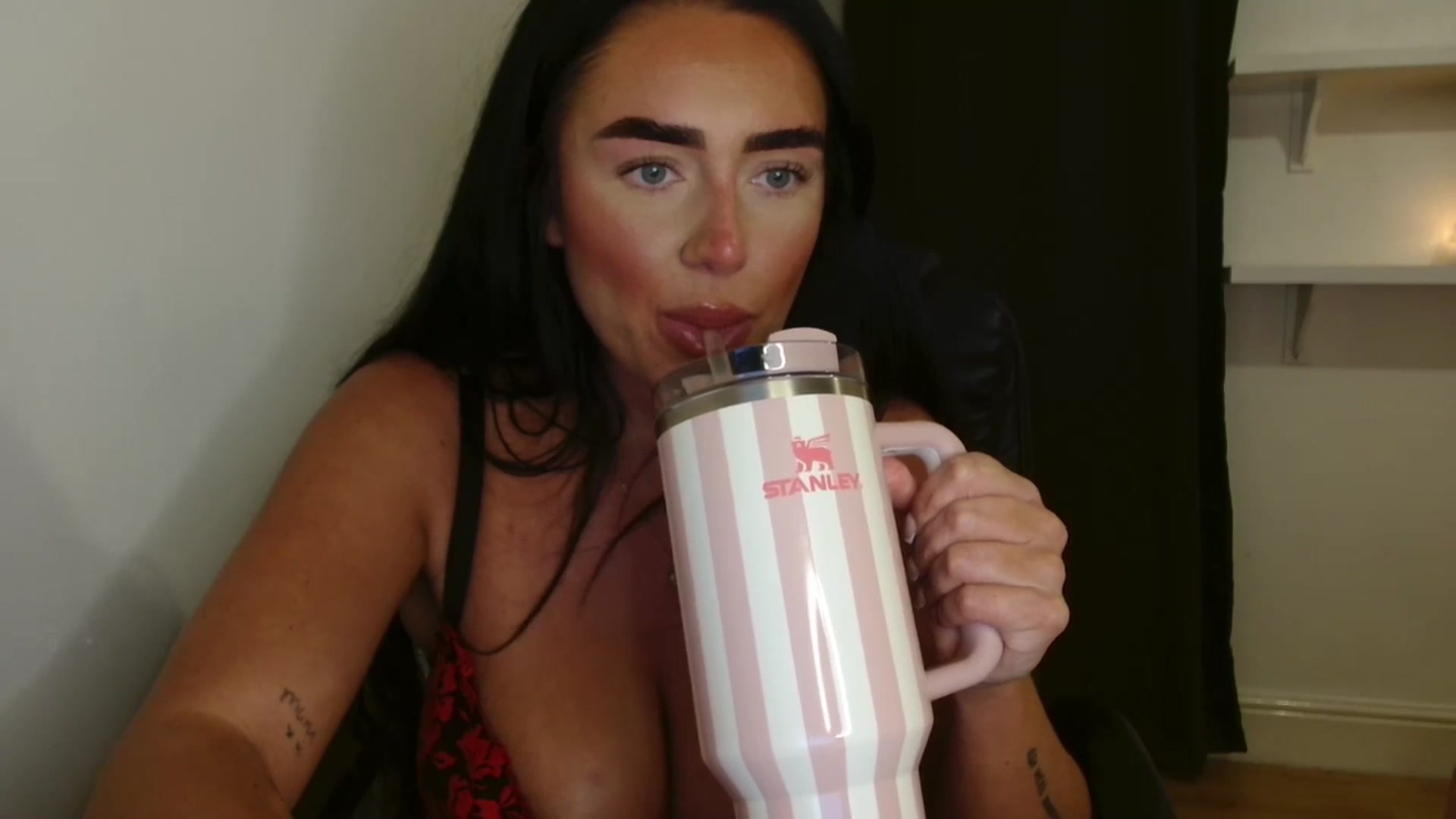 Gallery image thumbnail from ElleBloom's myfreecams stream on, 12/21/2025, 18:04 image 20 of 20