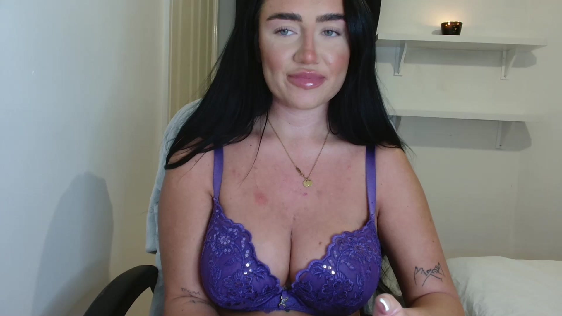 Gallery image thumbnail from ElleBloom's myfreecams stream on, 01/04/2026, 19:28 image 1 of 20