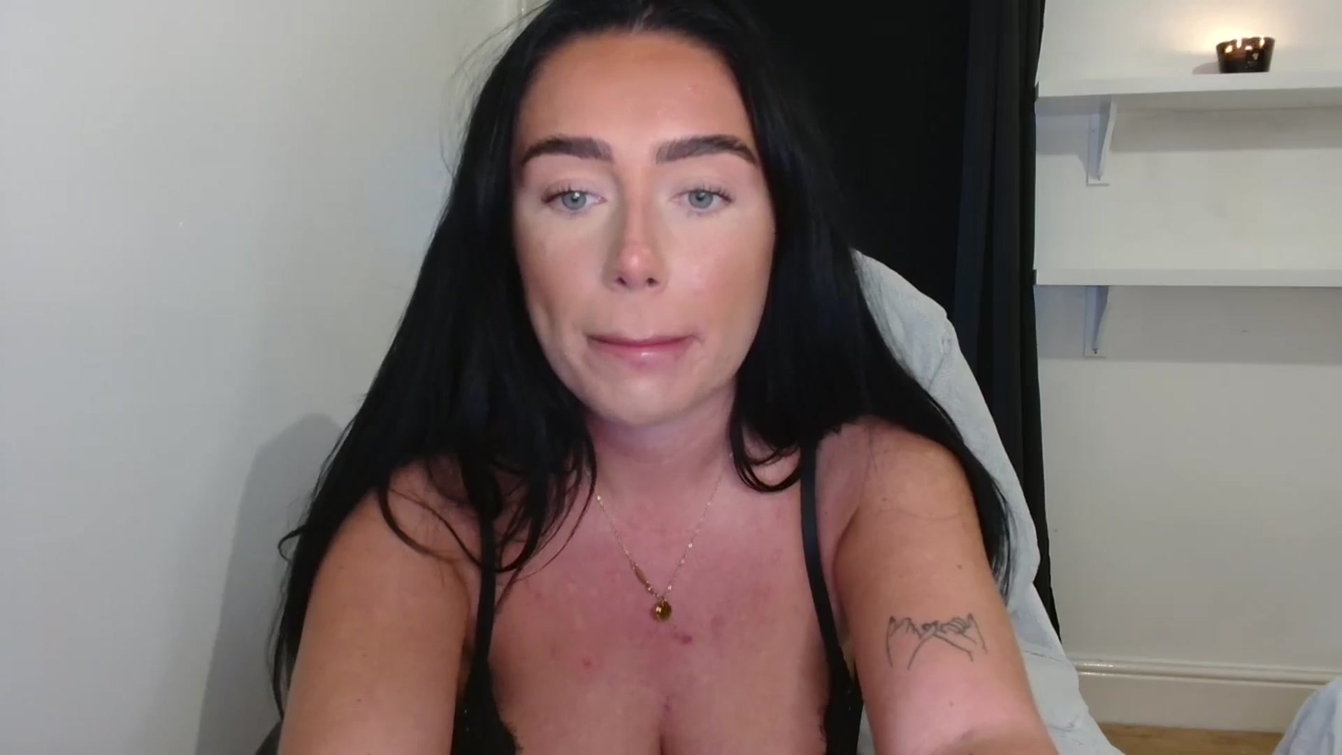 Gallery image thumbnail from ElleBloom's myfreecams stream on, 01/05/2026, 16:17 image 7 of 20